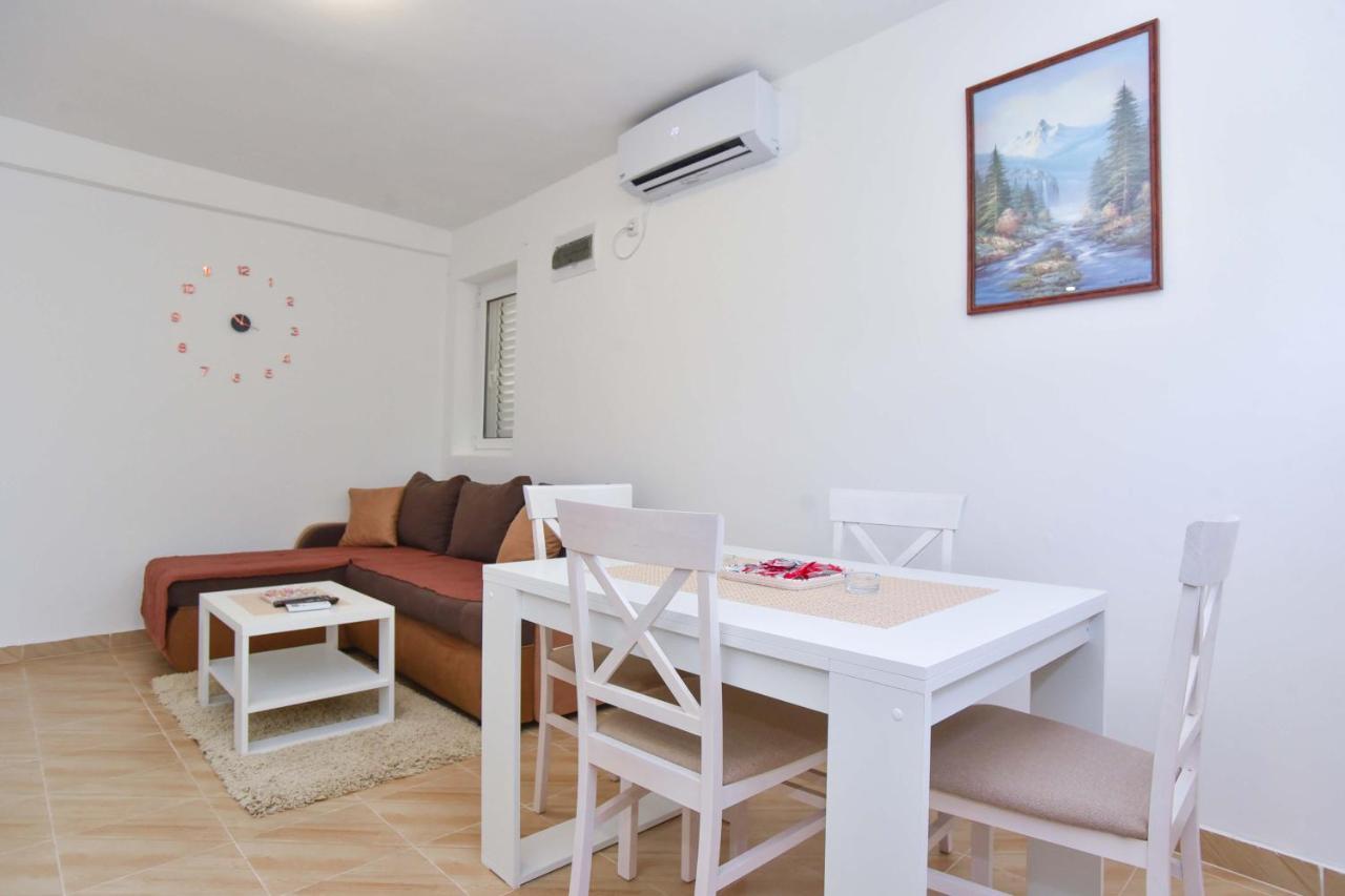 Ban Apartmani Budva Exterior photo