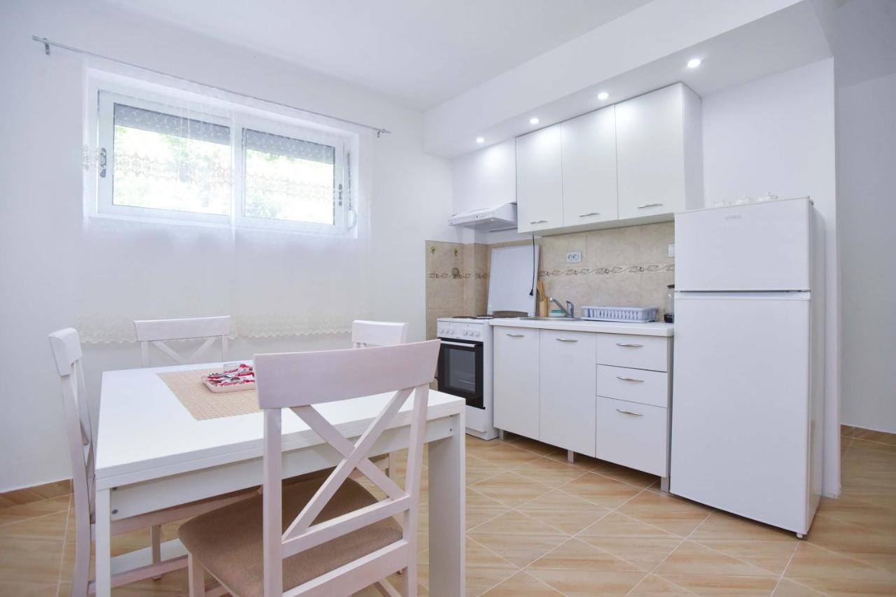 Ban Apartmani Budva Exterior photo